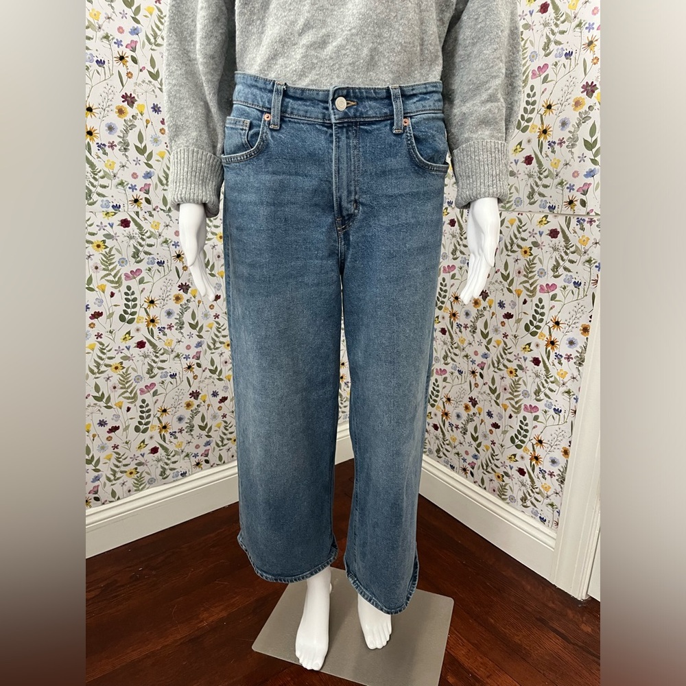 H&M Blue Women's High-Rise Wide Straight Jeans in Size 8